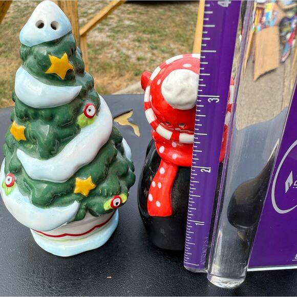 🐧 Penguin & Christmas Tree Salt Pepper Shakers Ceramic Holiday Winter Decor - Picture 3 of 4